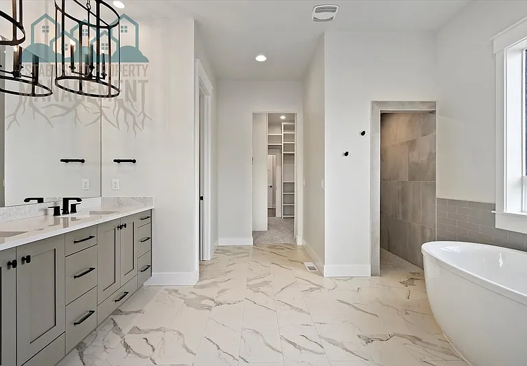 10642 W Lothbury Dr — Photo 32