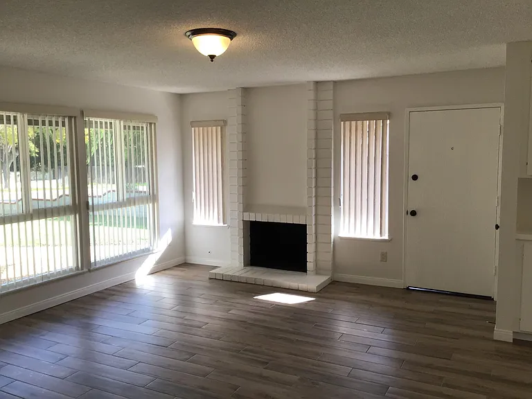 3759 Casheen Dr — Photo 5