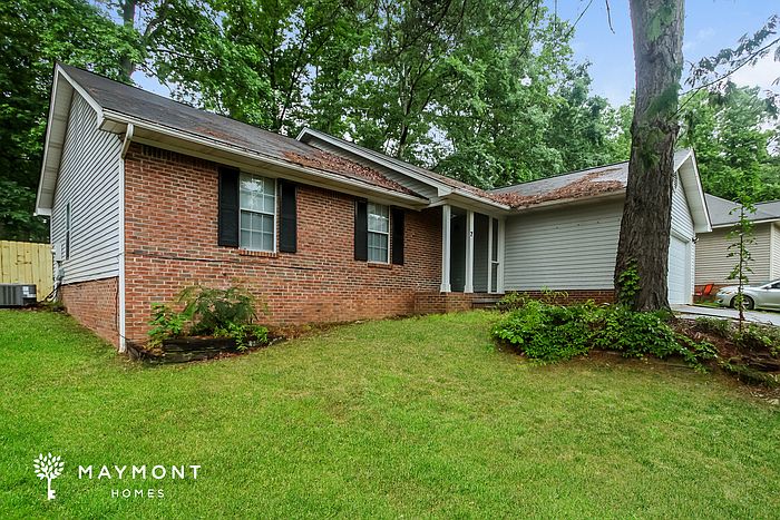 2nd image of 7 Stanford Ridge Ct
