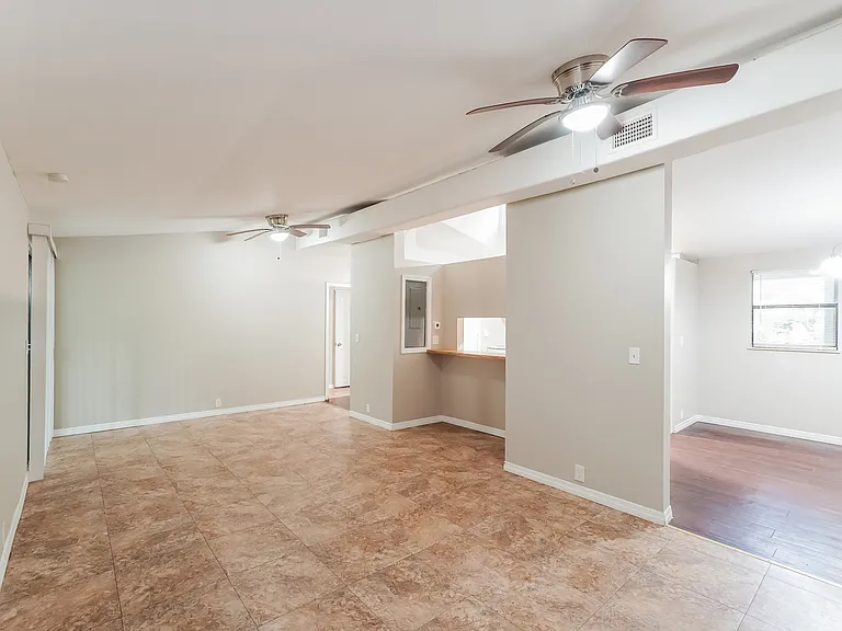 2603 Martha Ln — Photo 4