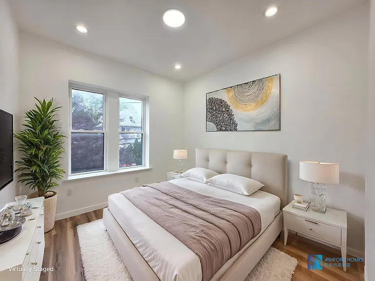2722 E 26th St #2F — Photo 4