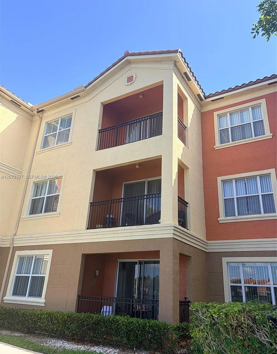 El-Ad Villaggio Condo Bld — Photo 3