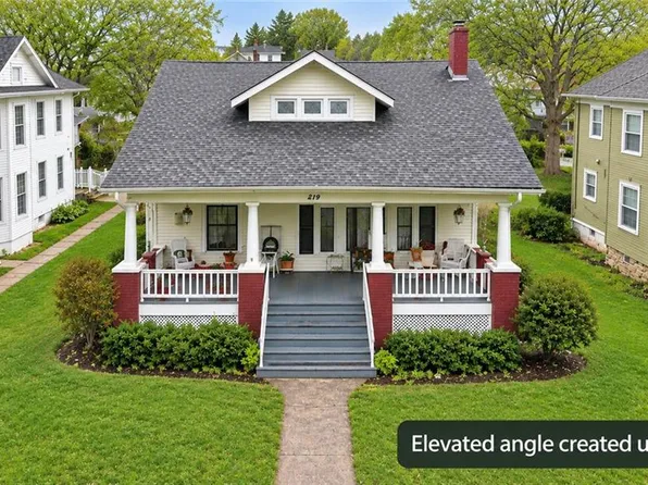 814 N Main St, Carrollton, MO 64633