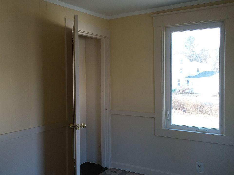 2nd image of 82 Main St APT C