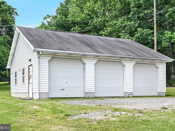 5th image of 298 Camp Rd