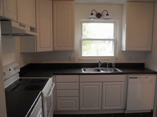 3rd image of 236 Shenandoah Dr