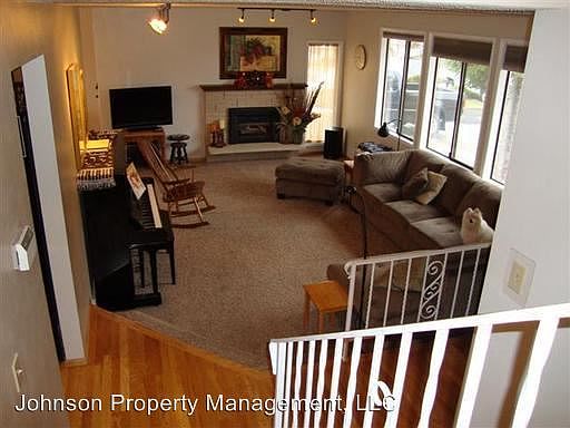 5th image of 904 E Parkhill Dr