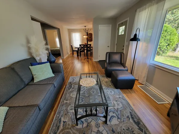 422 Jefferson Ave S, Hopkins, MN 55343