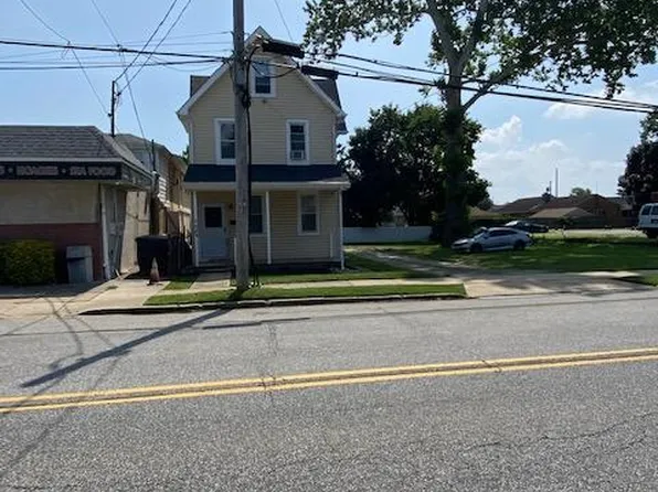 242 Wanamaker Ave, Essington, PA 19029