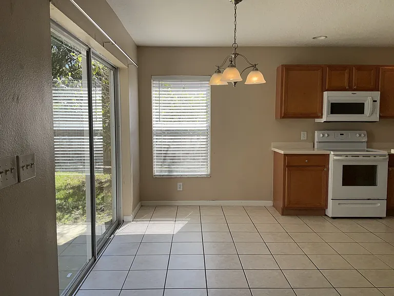 7415 Oxford Garden Cir — Photo 10