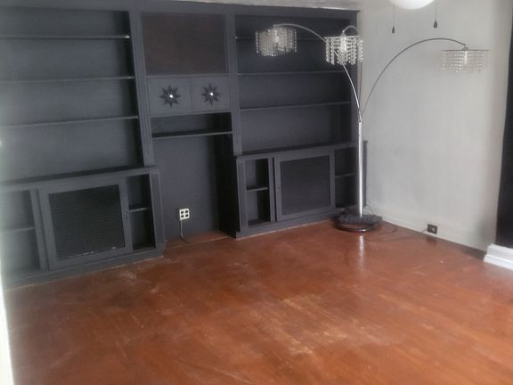 5th image of 601 Lamberton St