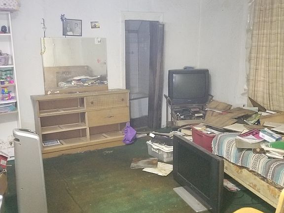 4th image of 856 Ohio Ave