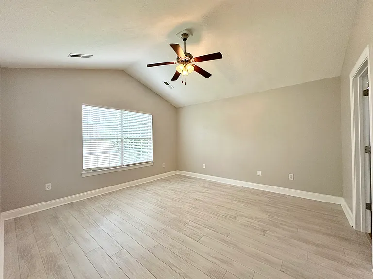 405 Vintage Cir — Photo 11