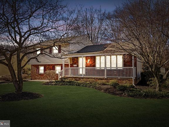 3rd image of 14 Black Pine Dr