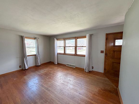 4th image of 1534 S Osborne Ave