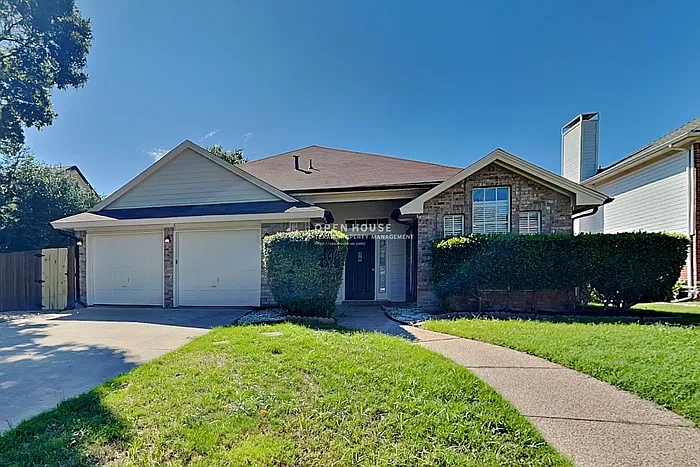 3 bed, 2.0 bath, 1568 sqft, $2,175 — Photo 1
