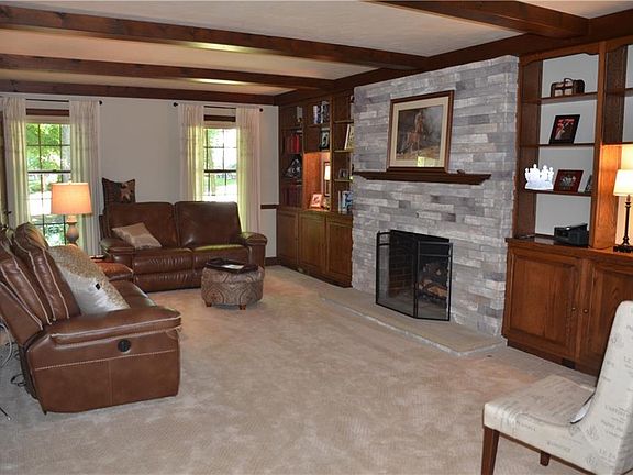 2nd image of 3630 Autumn Tree Dr