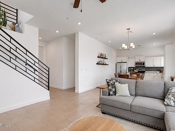 3rd image of 13178 Cozy Cove Ave