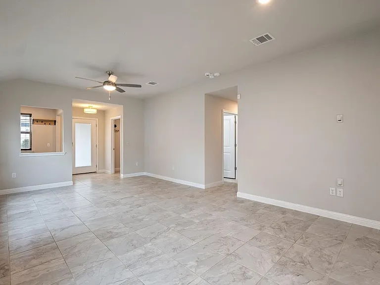 8214 Cottage Rose Dr — Photo 21