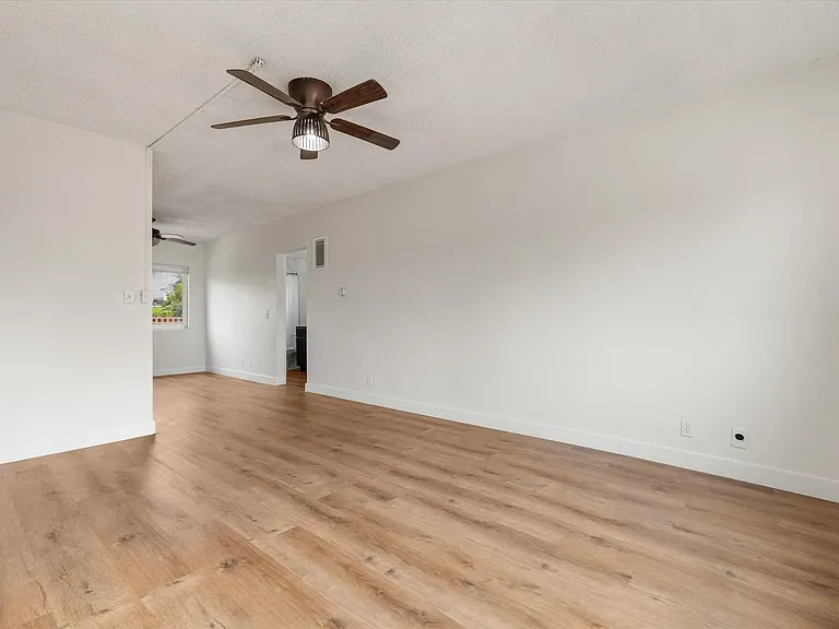 3925 Barrett Rd — Photo 3