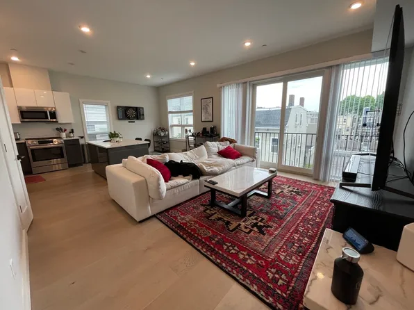 33 Ward St #10, Boston, MA 02127