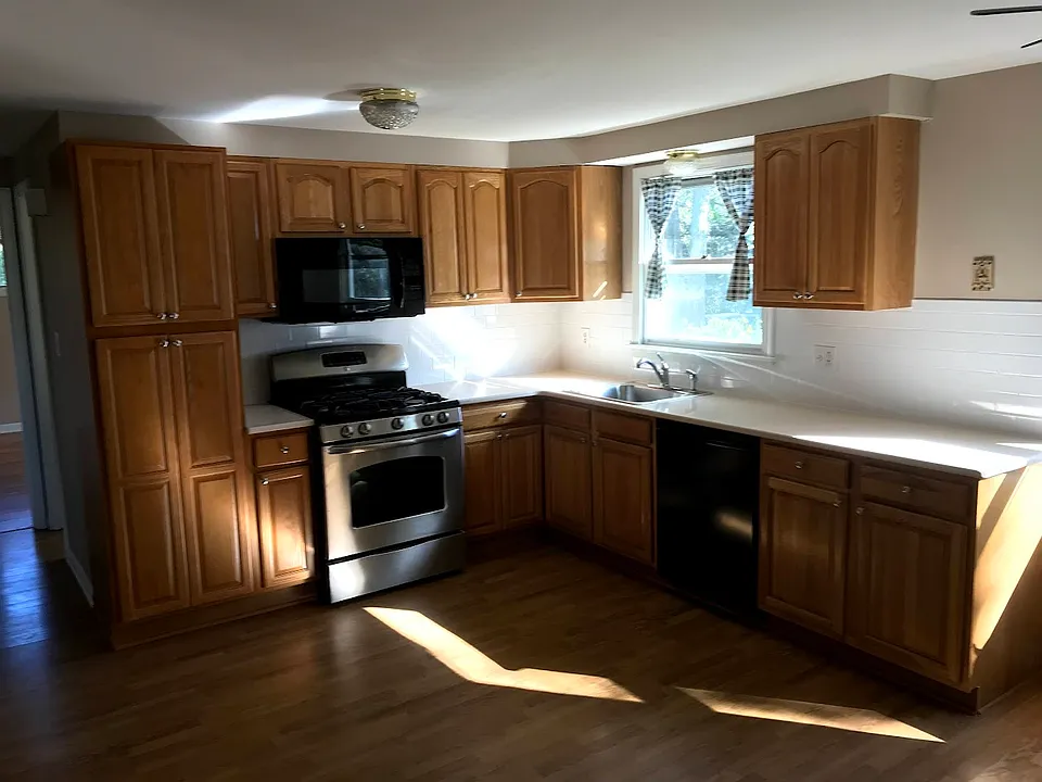 363 Robert Dr #2