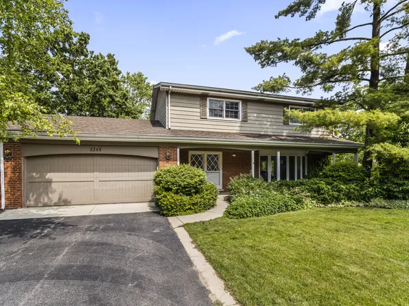1145 Wincanton Dr, Deerfield, IL 60015
