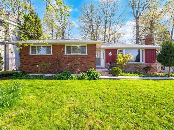 1461 Moss Glen Rd, Burlington, ON L7P 2C2