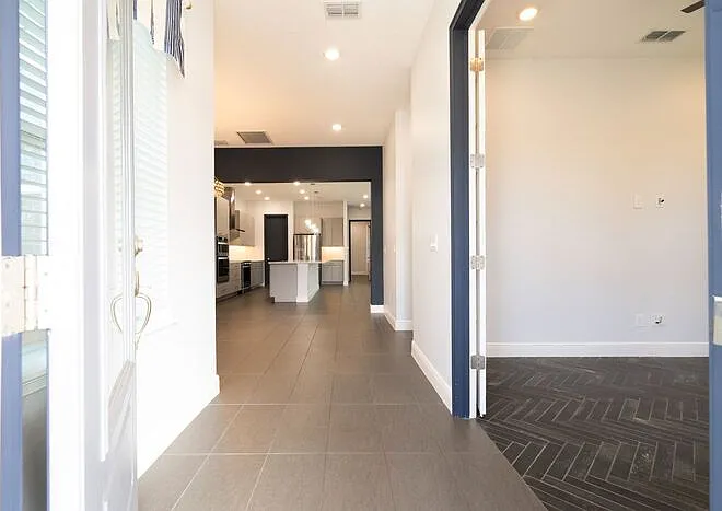5 bed, 4.5 bath, 3567 sqft, $5,250 — Photo 3