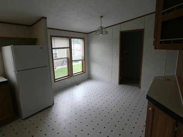 2709 Crab Tree St — Photo 6