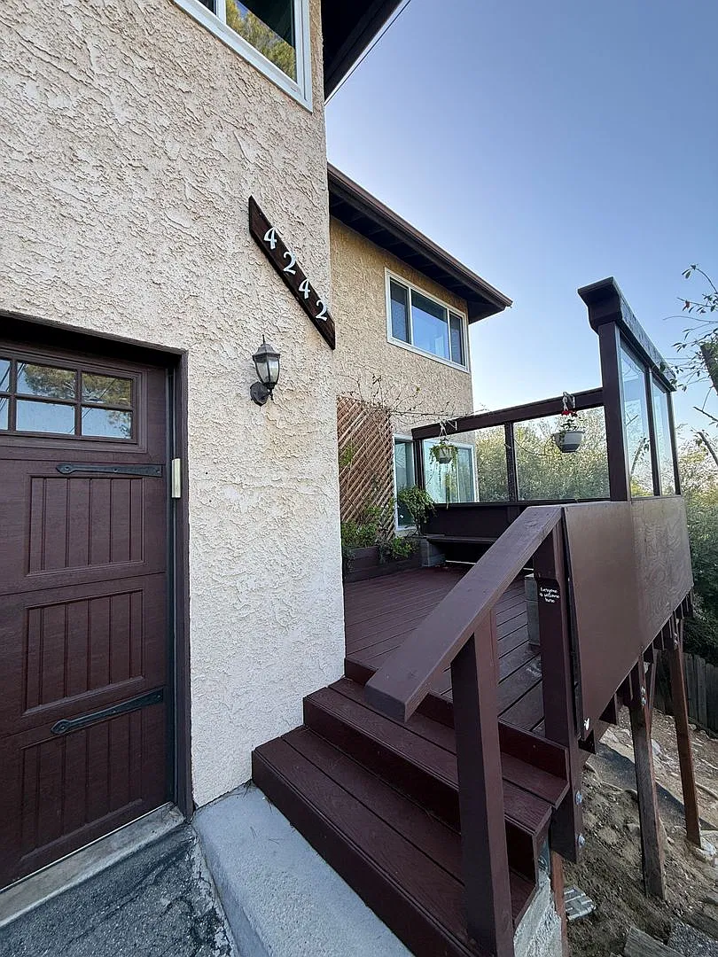 Spacious 3 Bedroom La Crescenta Home! — Photo 2