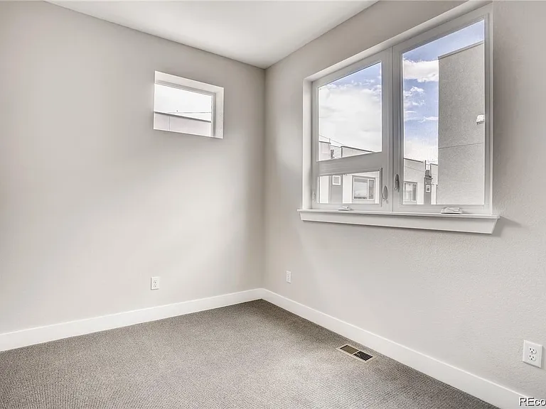 1737 Irving St — Photo 6