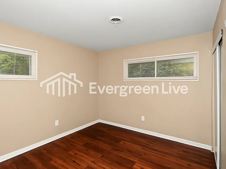 1331 Compton Rd — Photo 10
