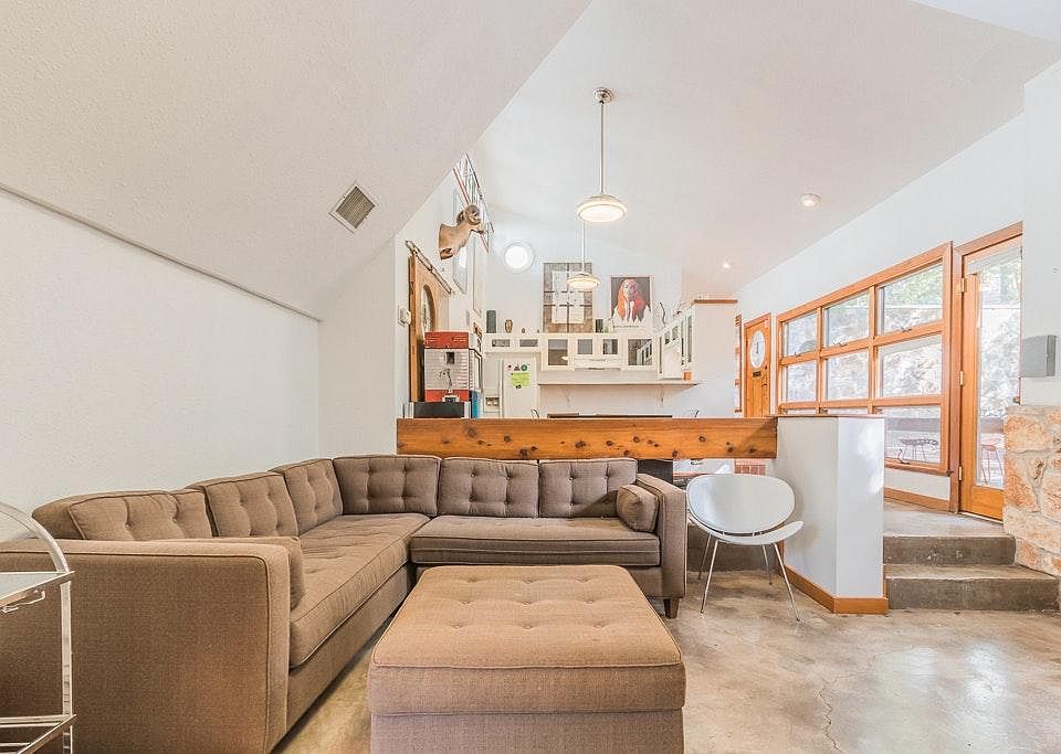 1st image of 808 Algarita Ave