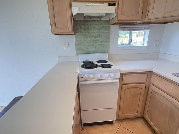 3rd image of 95-1031 Ainamakua Dr