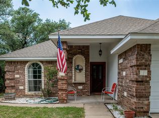 211 Oakridge Dr, Weatherford, TX 76086