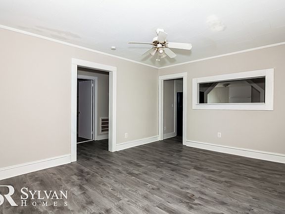 3rd image of 407 Groves St