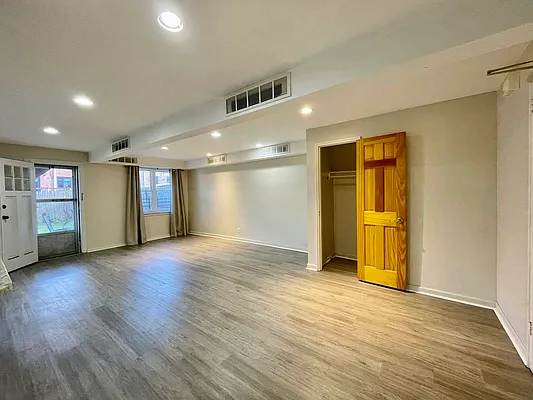 Rented by Highline Residential | media 29