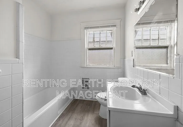 1136 15th St SW — Photo 7