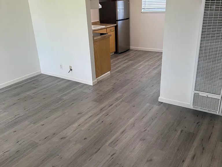 2635 Miller Ave — Photo 4