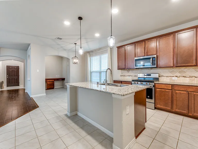 2028 Barx Dr — Photo 13