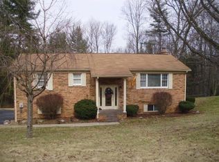 214 Grist Mill Dr, Beckley, WV 25801