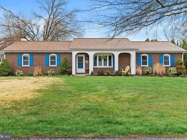 59 Longview Dr, Mechanicsburg, PA 17050