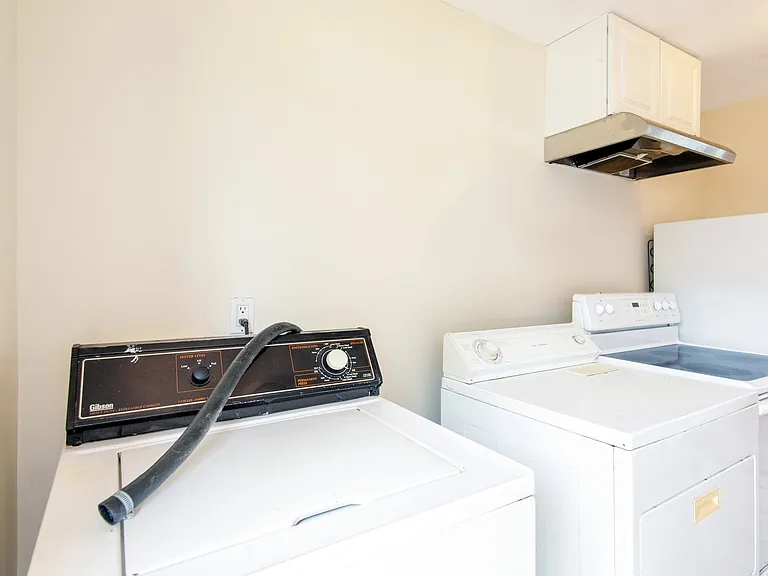 1017 Wade Ave #B — Photo 7
