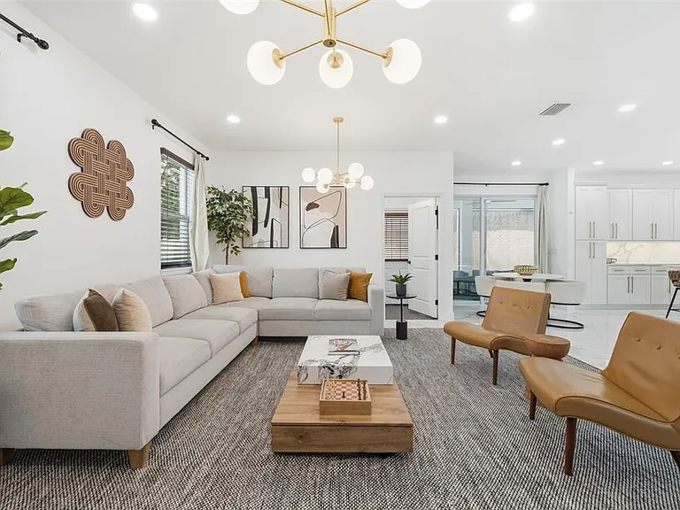 2075 Jewell Ave — Photo 8