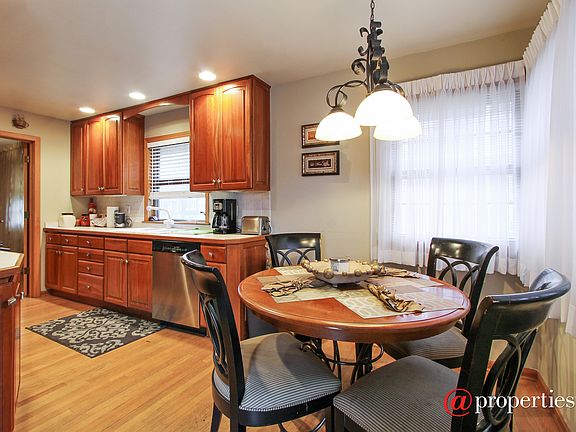 Kitchen / Breakfast Room