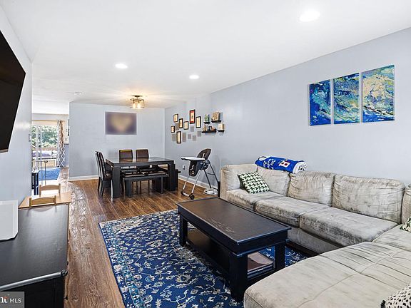 4th image of 276 Ripka St