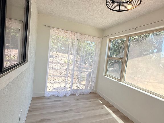 4th image of 1541 Calavo Rd