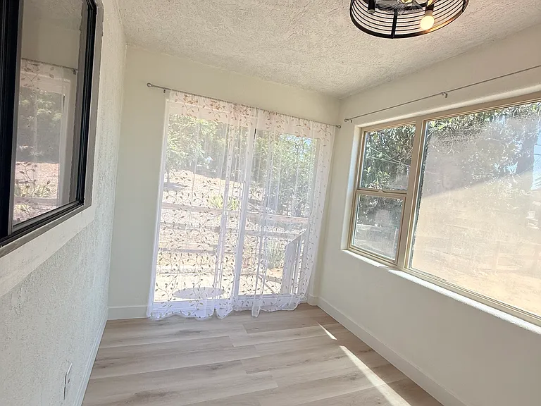 1541 Calavo Rd — Photo 4