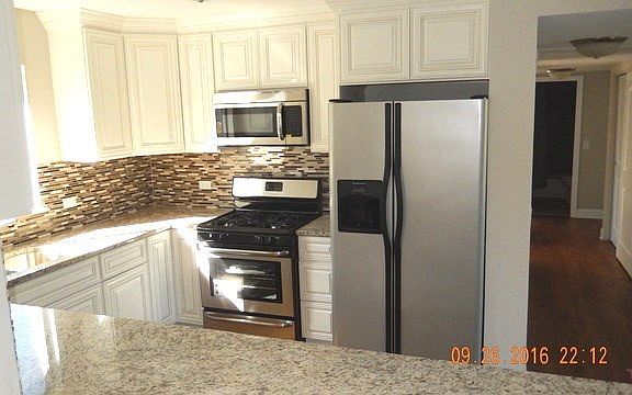 4th image of 7 Arrowwood Ct